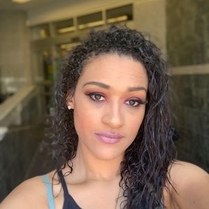 Meet your Posher, Sheena